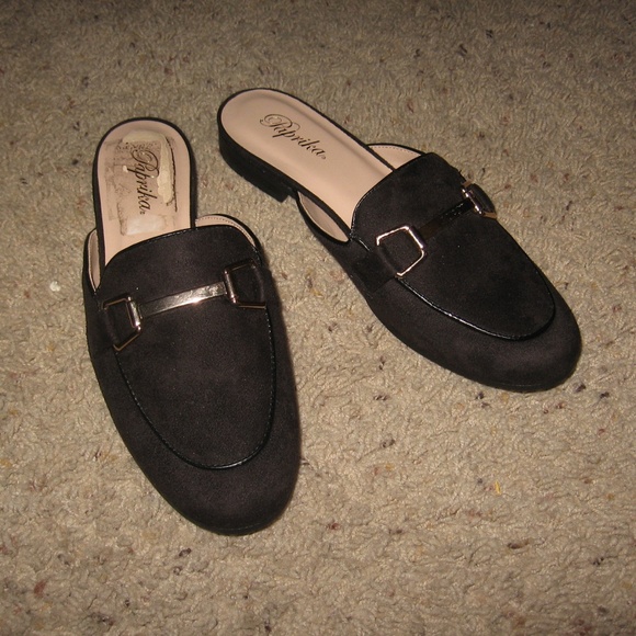 ladies flat leather mules